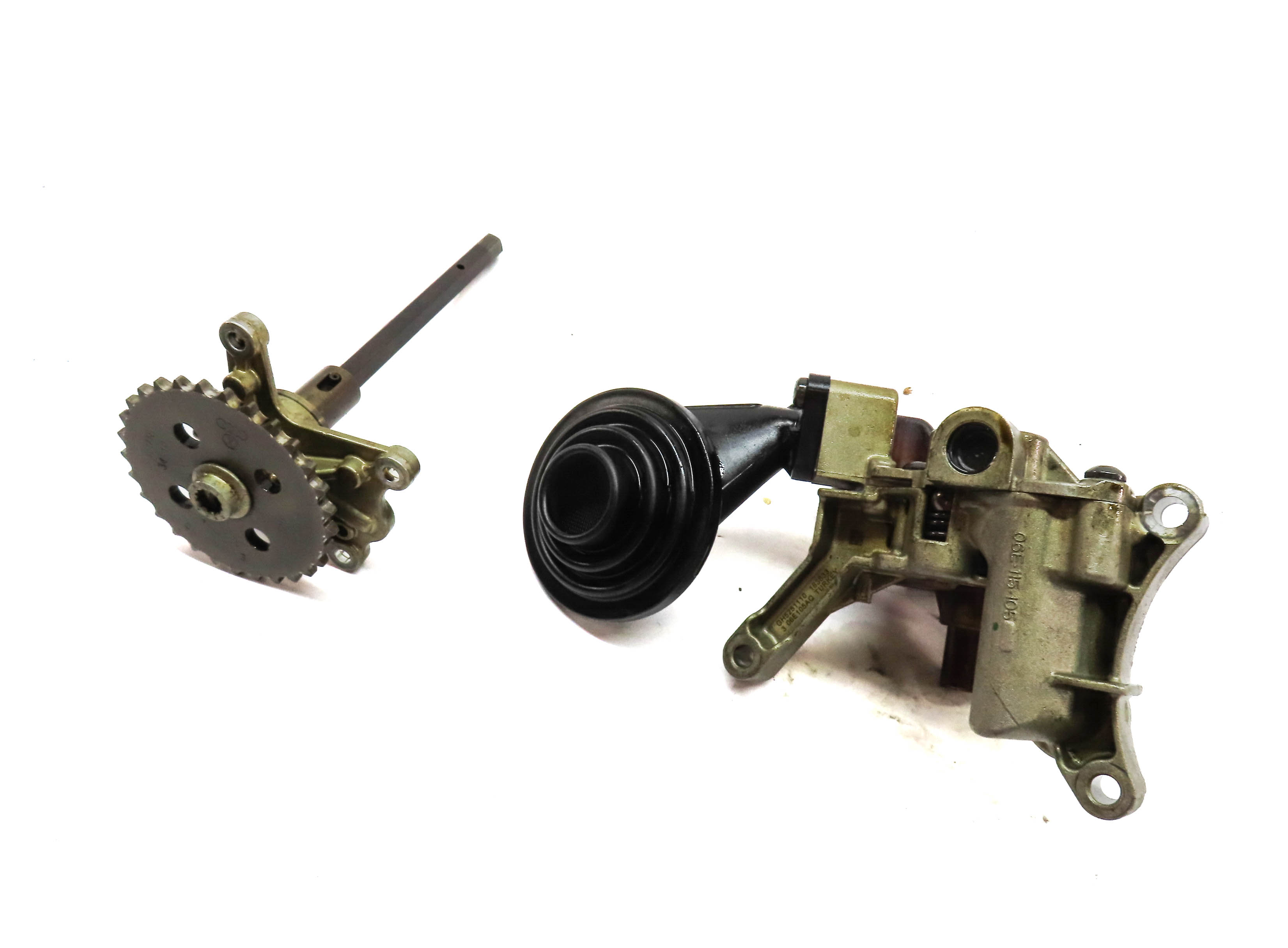 2011 PORSCHE CAYENNE (958) 3.0L HYBRID (M06.EC) ENGINE MOTOR OIL PUMP — exact item pictured